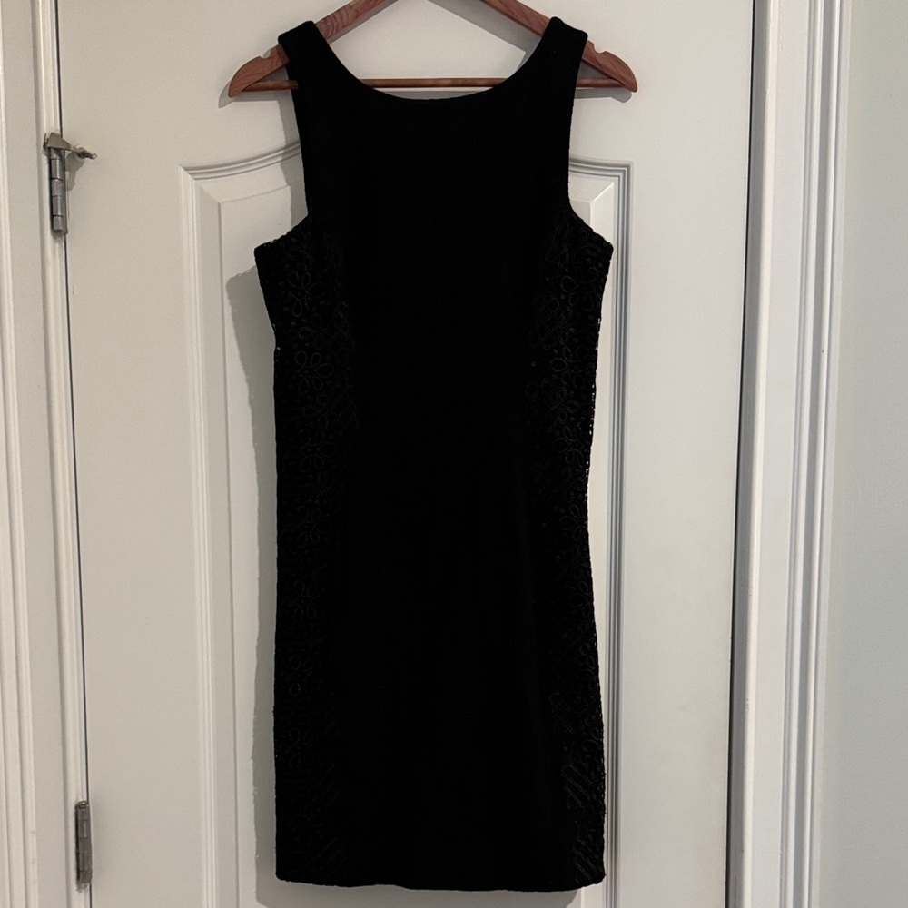 Wool dress with lace detail
